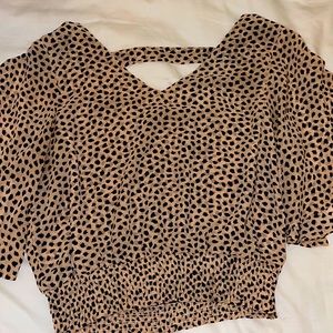 Super cute Pants store top